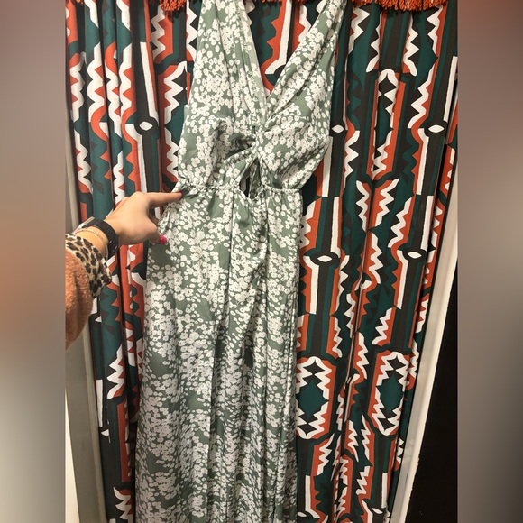 SHEIN VCAY Ditsy Floral Twist Front Split Hem Dress size large - Picture 5 of 5